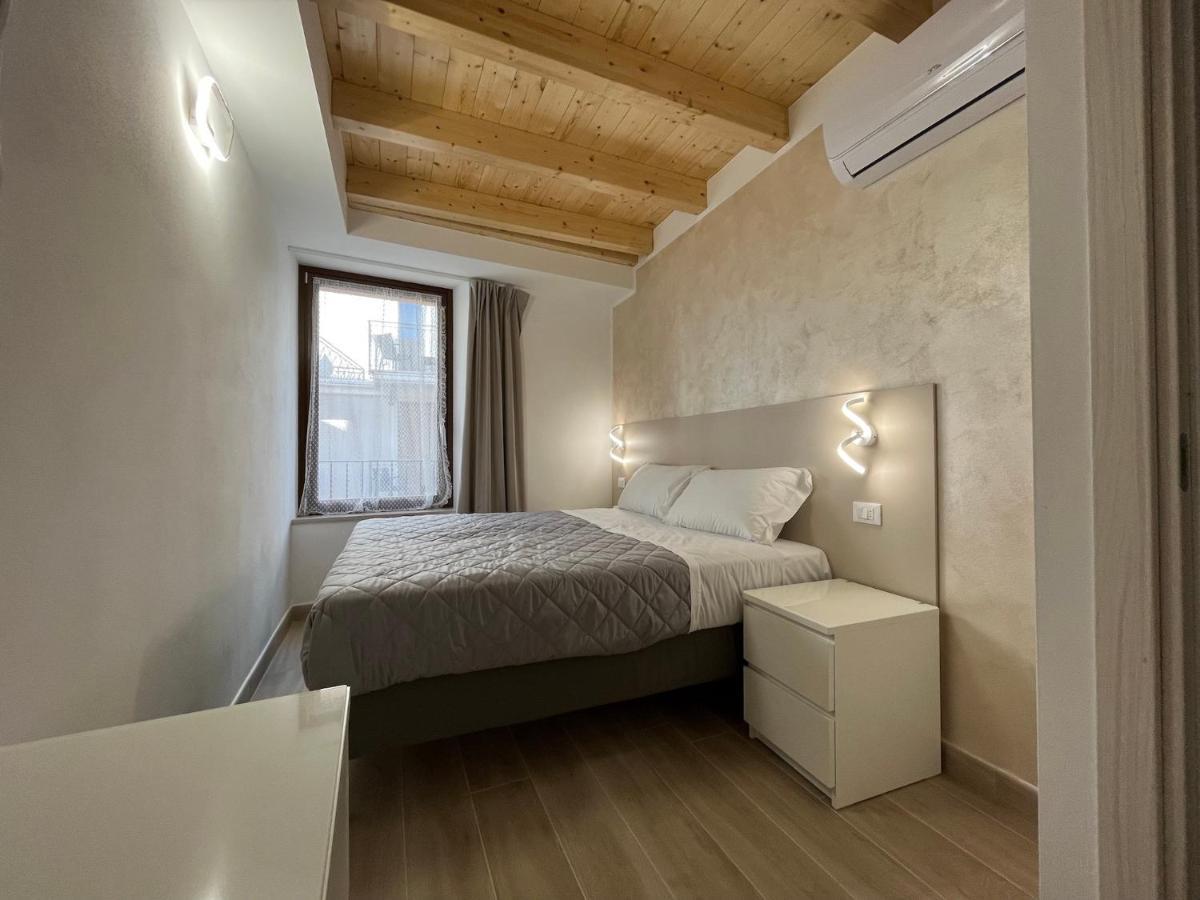 Anfite Apartments Santa Maria Desenzano del Garda Buitenkant foto