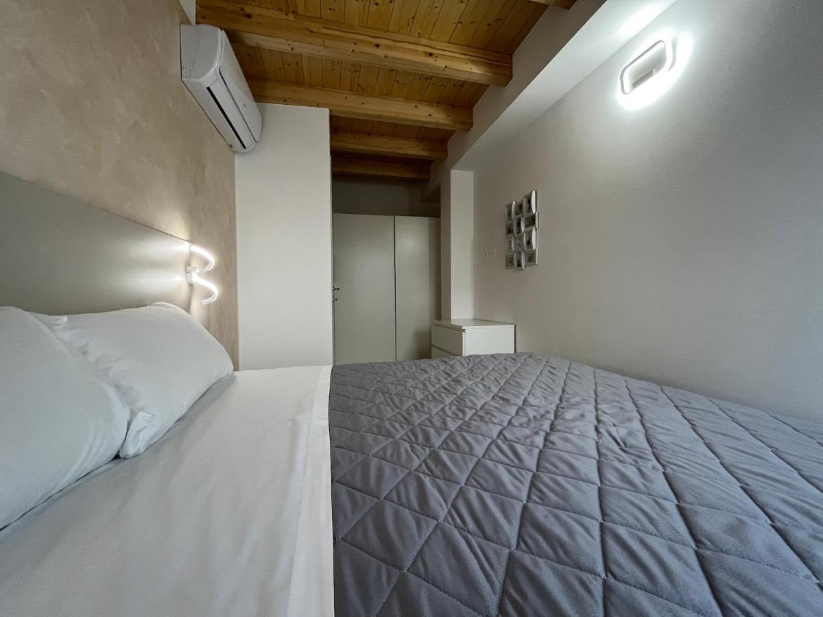 Anfite Apartments Santa Maria Desenzano del Garda Buitenkant foto