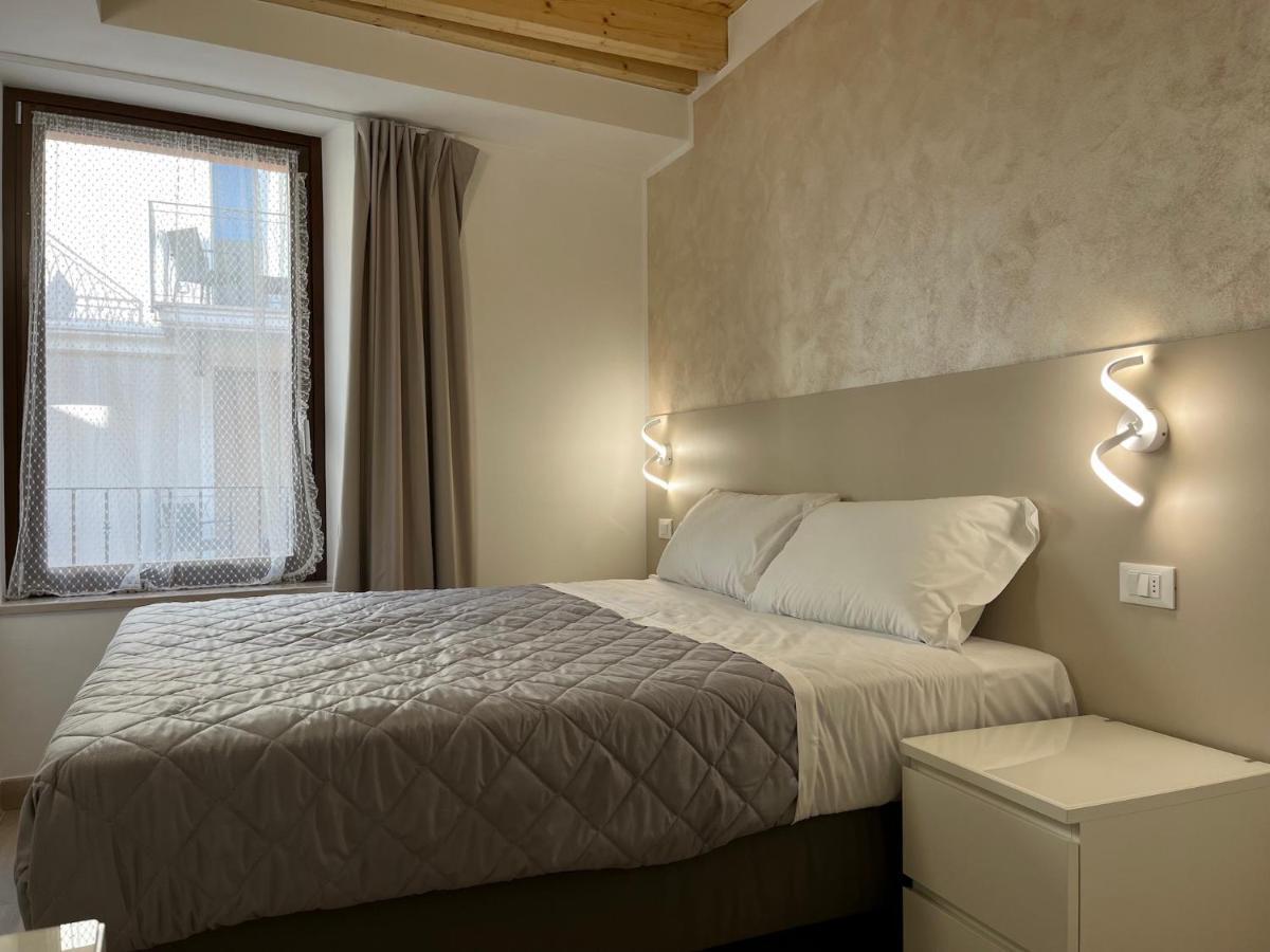 Anfite Apartments Santa Maria Desenzano del Garda Buitenkant foto