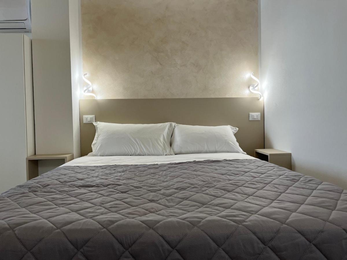 Anfite Apartments Santa Maria Desenzano del Garda Buitenkant foto